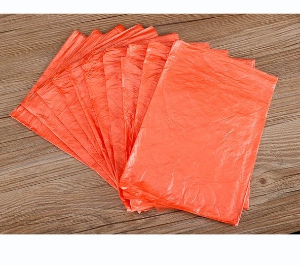 Plastik Masa Örtüsü - Yeni Kırmızı Kare 1.6x1.6m (1.2m Masa İçin, 50 Adet)