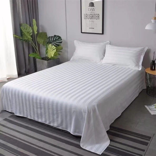 Beyaz Saten Çizgili Otel Tipi Nevresim - 2.0 m x 2.3 m