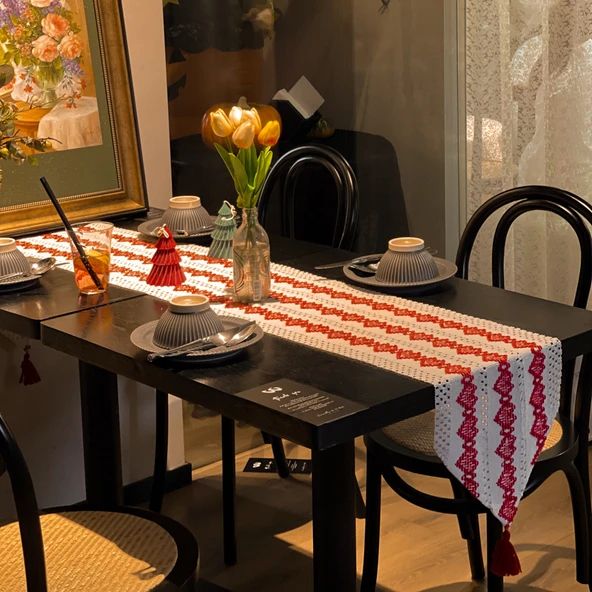 Fransız Tarzı Kalp Desenli Masa Örtüsü - Kırmızı Kalp Köşeli - 30x220cm - Resim 6