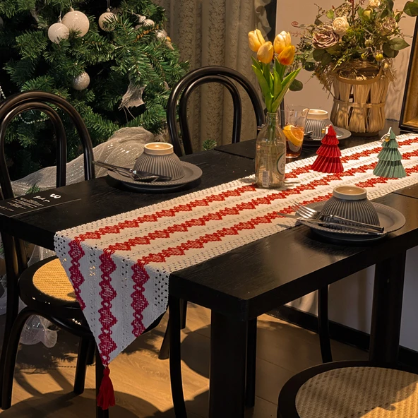 Fransız Tarzı Kalp Desenli Masa Örtüsü - Kırmızı Kalp Köşeli - 30x220cm - Resim 3