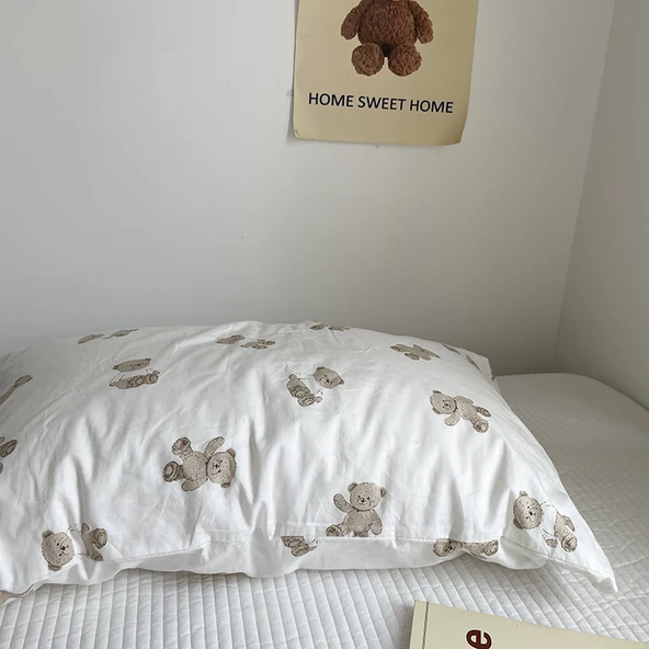Leke Tutmaz Pamuklu Gingham Desenli Yastık Kılıfı 48x74cm - Ayı (Pamuklu Dimi)