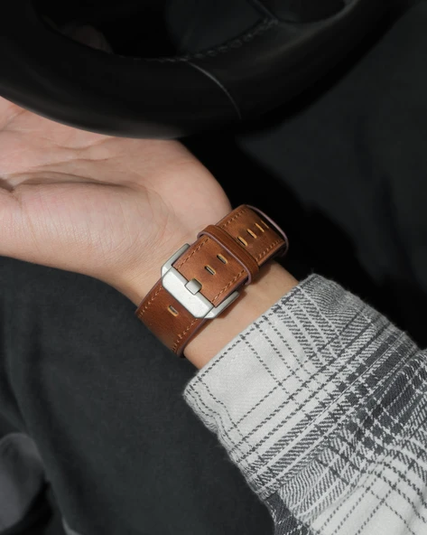 Crazy Horse Deri Apple Watch Kordonu 46mm (iWatch 10) 2024 Yeni - Koyu Mavi Kordon - Titanyum Toka - 7