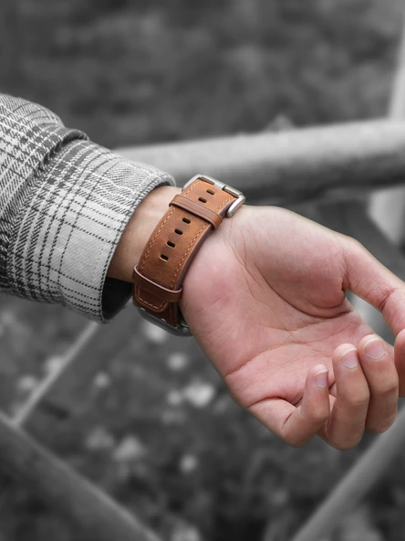 Crazy Horse Deri Apple Watch Kordonu 46mm (iWatch 10) 2024 Yeni - Koyu Mavi Kordon - Titanyum Toka - 4