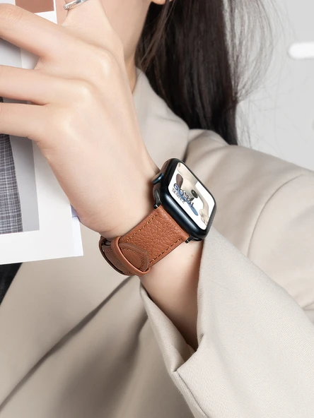 Apple Watch 1-9/SE 45/44/42mm için Litchi Desenli Deri Kordon - Koyu Kahverengi (Model 1) - 5