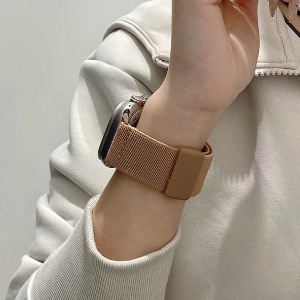 Apple Watch 42mm (10. Nesil) Yıldız Işığı Naylon Manyetik Kordon - 4