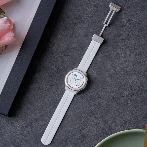 Huawei GT3 Pro 43mm Beyaz Manyetik Katlanır Tokalı Gümüş Tokalı Silikon Kordon + TPU Kılıf