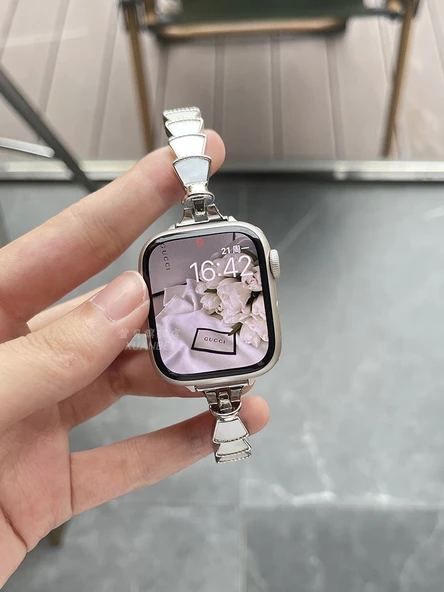 Apple Watch 41mm (iwatch7/8/9) için Metal Zincirli Sedef Desenli Kordon - Gümüş Beyaz