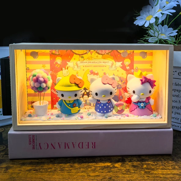 Hello Kitty Değişen Günlük Tasarımlı Lamba - Stil 2 - Fişli - 5