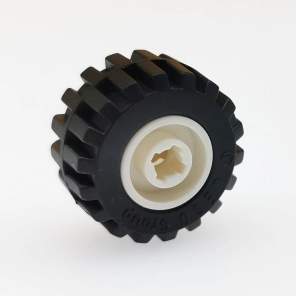 LEGO Tekerlek ve Jant Seti - Beyaz Jant + Siyah Lastik