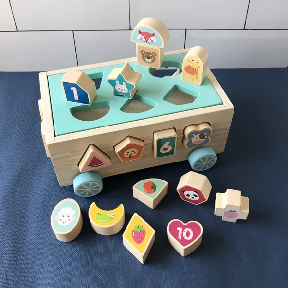 Montessori Ahşap Şekil Eşleştirme Araba - 18 Delikli Zeka Oyuncak Araba