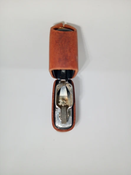 Hakiki Deri Kılıflı Benzinli Zippo Tarzı Çakmak - Bordo - 4