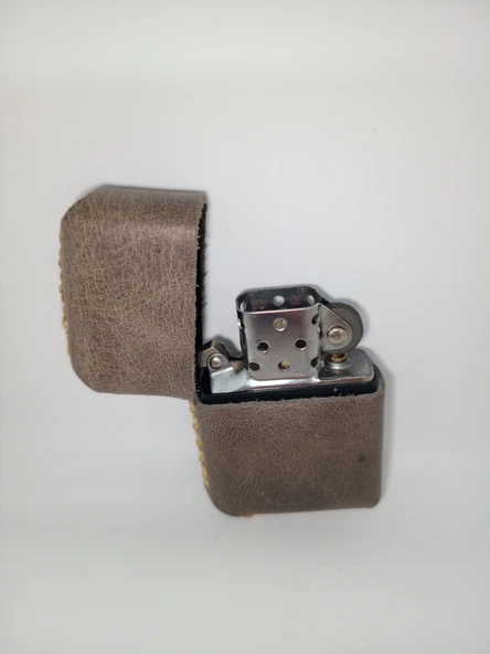 Hakiki Deri Kılıflı Benzinli Zippo Tarzı Çakmak - Bej - 2