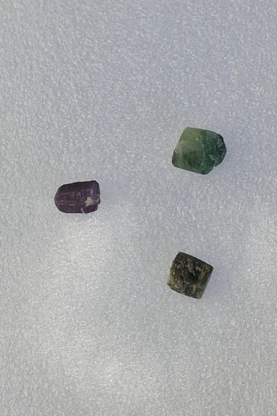 Zümrüt, Yakut, Safir Doğal Parçalar 531-3P - 2