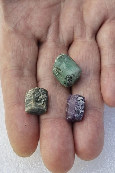 Zümrüt, Yakut, Safir Doğal Parçalar 531-3P