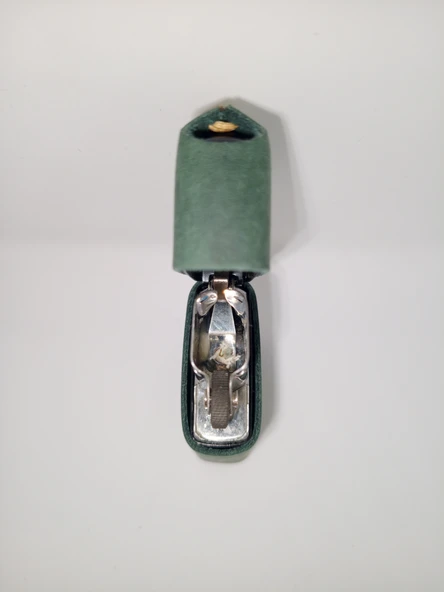 Hakiki Deri Kılıflı Benzinli Zippo Tarzı Çakmak - Yeşil - 4