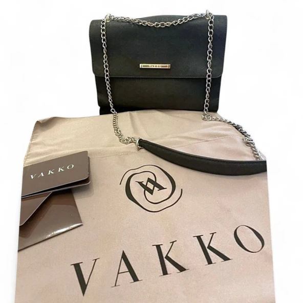 VAKKO MONOGRAM BASKILI SİYAH PVC ZİNCİR ASKILI SİYAH ÇANTA - 3