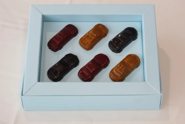 Lüks Arabalar Renkli Dolgulu Sütlü Hediyelik Çikolata - 3