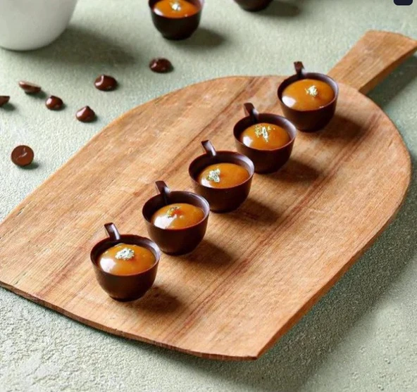 Dolgulu Kahve Fincanı Sütlü Hediyelik ÇikolataDolgulu Kahve Fincanı Sütlü Hediyelik Çikolata