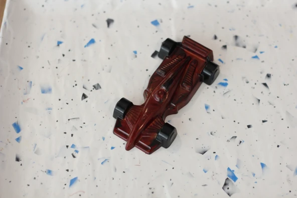 Ferrari Formula1 Renkli Dolgulu Sütlü Hediyelik Çikolata (4 Adet)