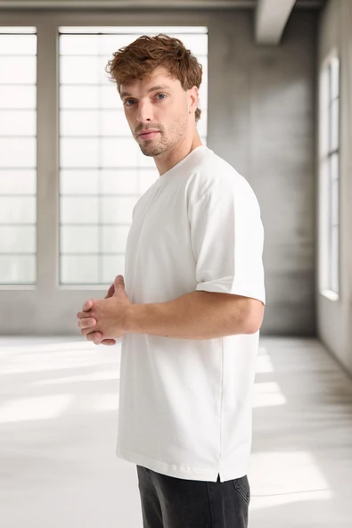 İki İplik Kumaş Pamuklu Bisiklet Yaka Basic Oversize Erkek T-Shirt - Ekru - 7