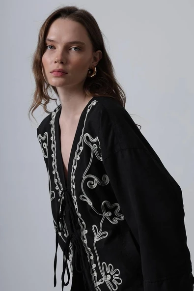 Siyah Nakış İşlemeli Müslin Kimono - 4