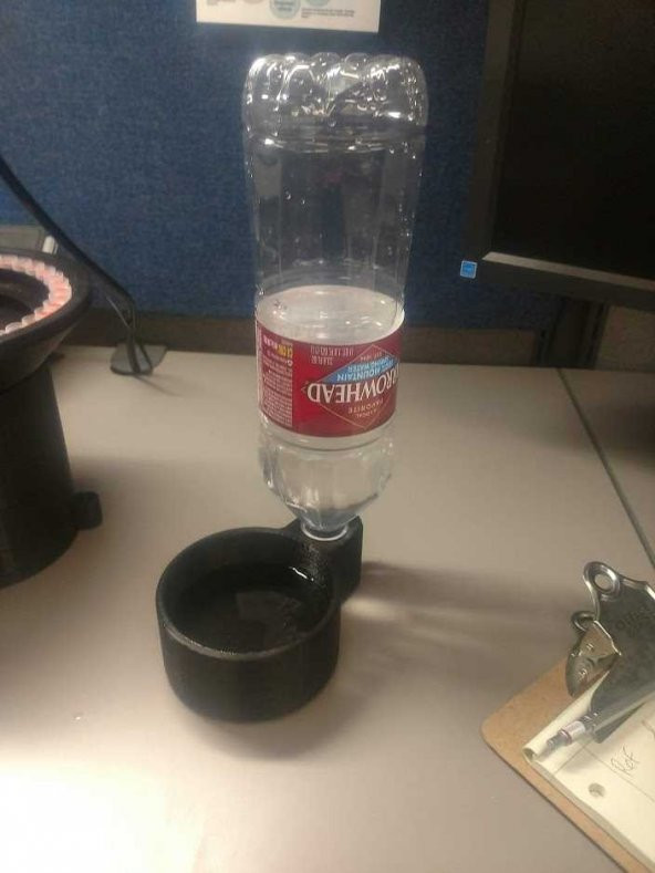 Kedi Köpek İçin Su Kabı Kase Tutacak Sabitleme Aparatı Organik Plastik Siyah - 1