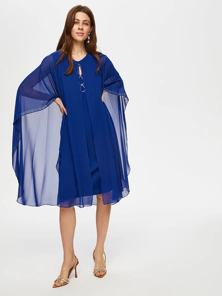 Damla Taş Detaylı Şifon Pelerinli Abiye Elbise Faik Sönmez