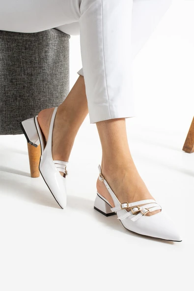 Albishoes Kare Topuk 4 Cm Rugan Toka Detaylı Arkası Açık Sivri Burun İş Ofis Günlük Kadın Ayakkabı