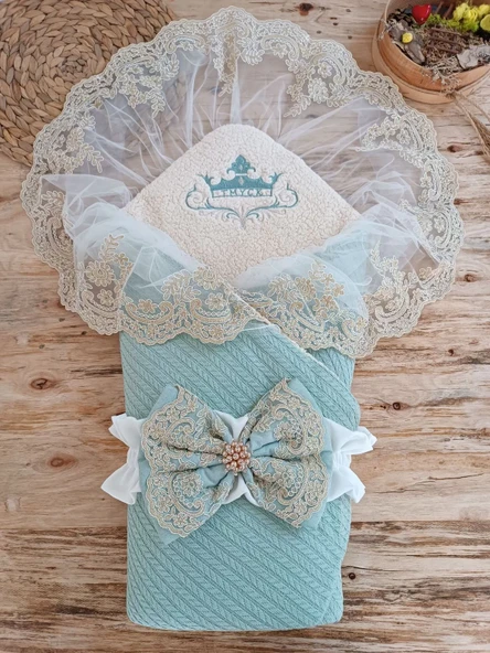 Yenidoğan Kuzulu Taç Nakış Güpürlü Fiyonklu Duvaklı Prizma Taş Unisex Kundak Bebek Battaniyesi Su Yeşili - 3