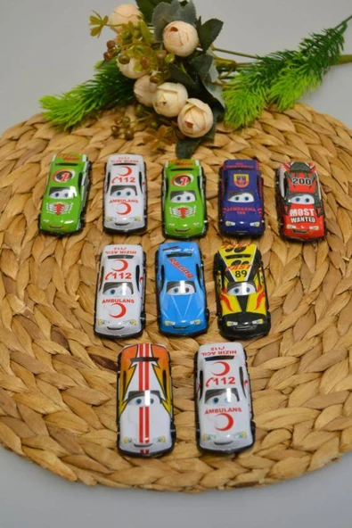 Çocuk Oyuncak  10’lu Metal Oyuncak Araba Seti – Karışık Model (Ambulans, Yarış Arabası ve Daha Fazlası) - Resim 3