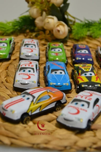 Çocuk Oyuncak  10’lu Metal Oyuncak Araba Seti – Karışık Model (Ambulans, Yarış Arabası ve Daha Fazlası)