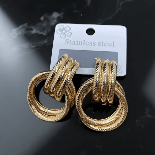 Şık ve Gösterişli Altın Renk 316L Çelik Çoklu Halka Küpe Modern Tasarımıyla Tarzınıza Zarafet Katın ürün görseli 1