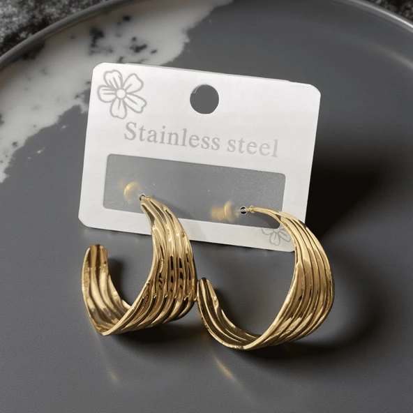 Zarif ve Modern Altın Renk 316L Çelik Dalgalı Halka Küpe - Şıklığıyla Her Ortama Uygun ürün görseli 1