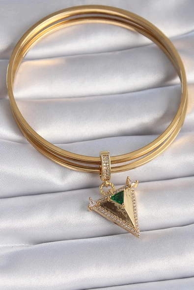Pirinç Gold Renk Zirkon Taşlı 3D Üçgen Model Ajda Charm - TJ-BC1002 - 2