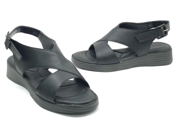 Seribo 25Y003 Cırt Detaylı Ortopedik Taban Kadın Sandalet ürün görseli