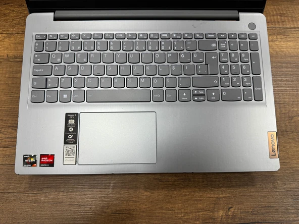 Lenovo IdeaPad 3 15ALC6 AMD Ryzen 7 5700U 8GB RAM 512GB SSD W10 15.6” FHD 82KU01YHTX (İKİNCİ EL) - 2
