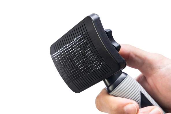 Beeztees Orta ve Uzun Tüylü Köpek Tarağı, Bas-Çek Birikmiş Tüyleri Kolay Sıyırma, Siyah, 18x8,5x6,5c - Resim 4