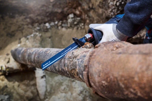 BOSCH S 1136 CHF Kalın Metal Kesimi İçin Ağır Hizmet Tilki Kuyruğu Testere Ucu 225 mm - 12
