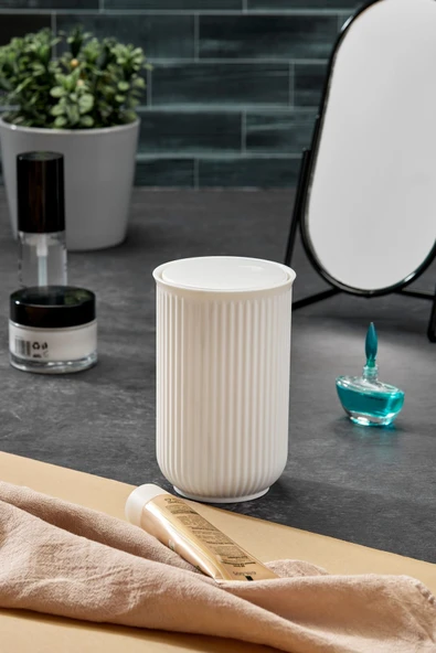 MİRA  BAS AÇ ve BAS KAPA SİSTEMLİ  KÜRDAN,  DİŞ İPİ,   KULAK ÇUBUGU DÜZENLEYİCİ (OTOMATİK KÜRDANLIK) - 2