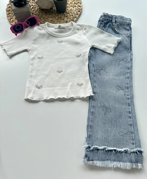 Fiyonk Detaylı Tişört & Taş İşlemeli Kot Pantolon – İkili Takım