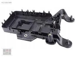 AKÜ ALT BRAKETİ VW GOLF-5 / GOLF-6 / GOLF-7 / JETTA / PASSAT / CADDY 04- Kırmızı S
