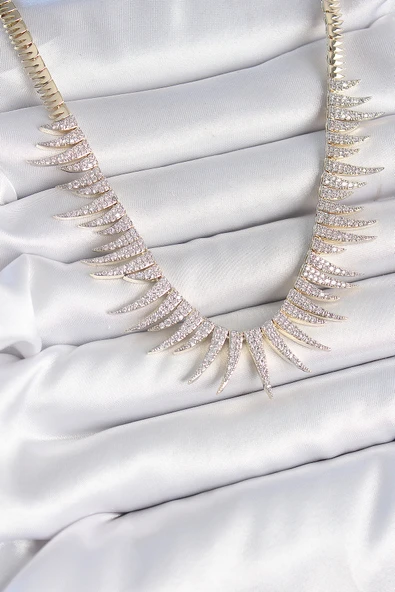 Pirinç Gold Renk Zirkon Taşlı Sivri Model VIP Seri Kadın Kolye - EBJ250519W33987 ürün görseli