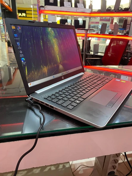 HP 15-DA1017NT İ5-8265U 8GB RAM 128 GB+300 gb hdd SSD MX110 2 GB - 3