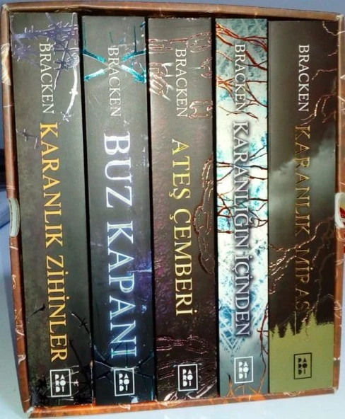 Karanlık Zihinler Serisi - Kutulu Set (5 Kitap)