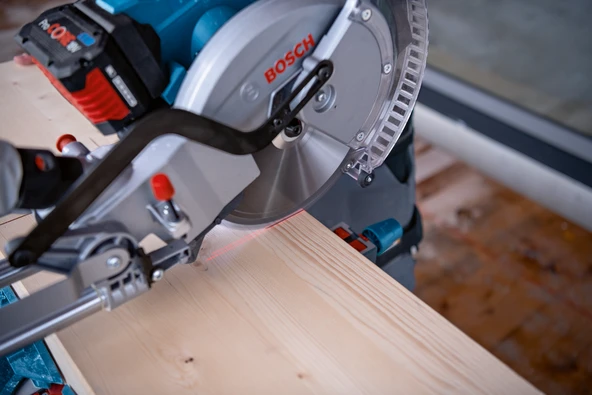 BOSCH GCM 18V-254 D Akülü Kızaklı Gönye Kesme Makinası 254 mm (Akü ve Şarj Aleti Hariç) - 5