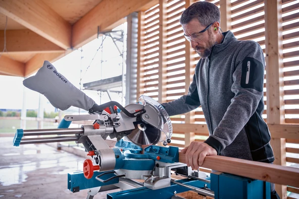 BOSCH GCM 18V-254 D Akülü Kızaklı Gönye Kesme Makinası 254 mm (Akü ve Şarj Aleti Hariç) - 4