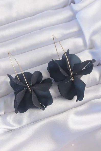 KUZGUN ONLİNE SHOP Pirinç Siyah Renkli Flora Küpe - Lisinya