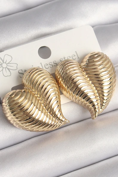 KUZGUN ONLİNE SHOP Pirinç Gold Renk İşlemeli Bomba Kalp Model Kadın Küpe - Lisinya