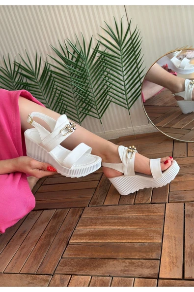KUZGUN ONLİNE SHOP Beyaz Cilt Dolgu Topuk Sandalet