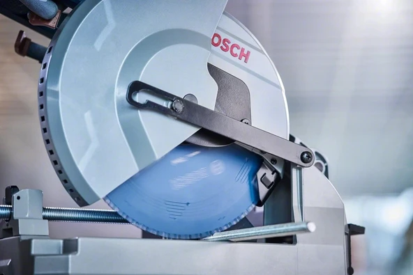 BOSCH Expert Metal 305x2.6x25.4 mm 80 Diş Elmas Uçlu Metal Kesme Daire Testeresi (2608643061) - 5